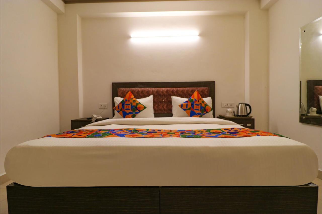 Fabexpress Dolphin International Near Delhi Airport Hotel New Delhi Buitenkant foto